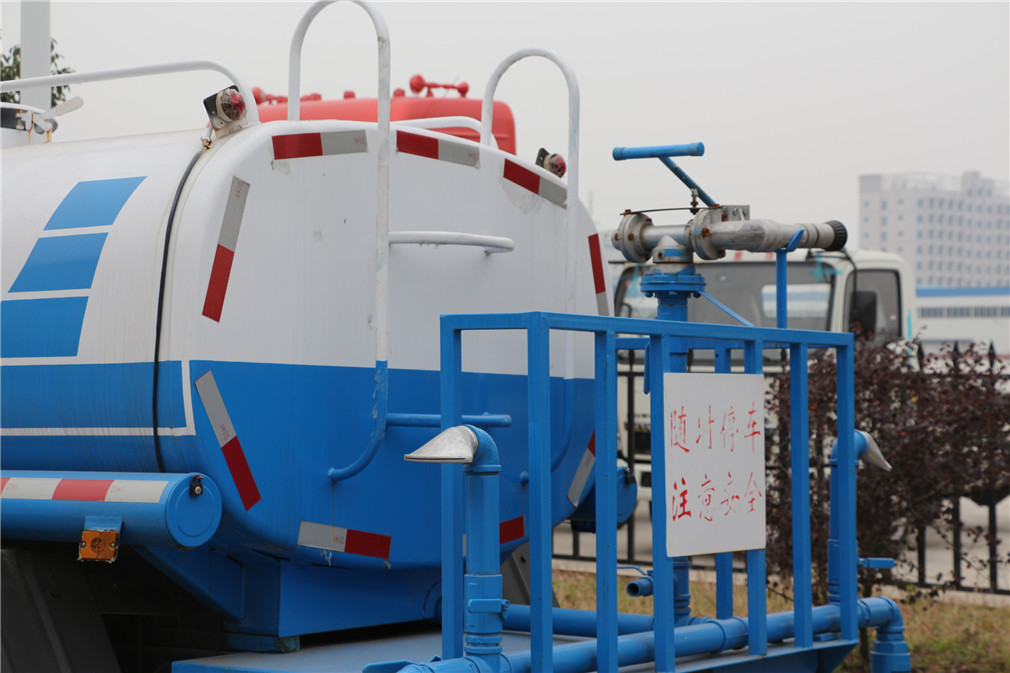 福田時(shí)代(5方)灑水車