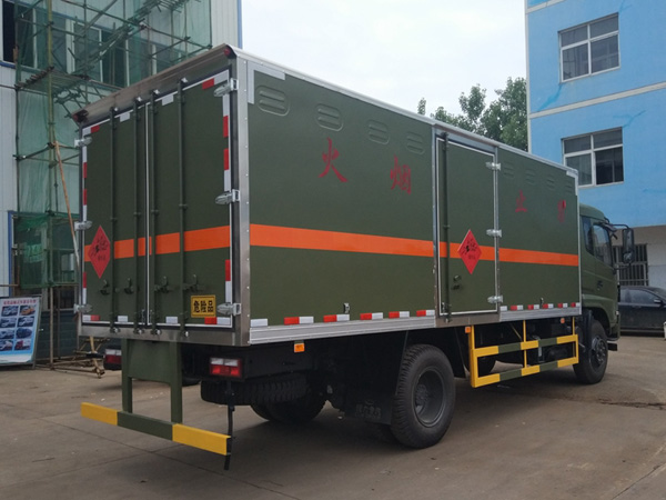 東風(fēng)6米1(9噸)爆破器材車