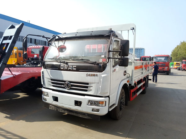 多利卡5.1米(7噸)氣瓶車