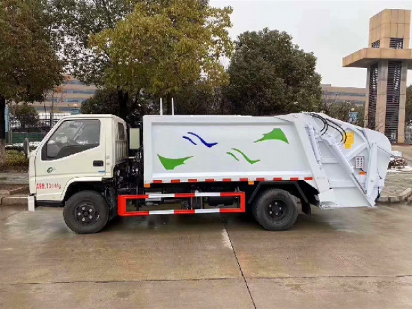 可進(jìn)地下室江鈴順達(dá)國(guó)六6方壓縮式垃圾車