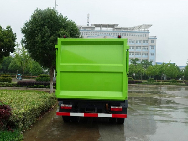 東風(fēng)多利卡國(guó)六8方側(cè)裝壓縮垃圾車