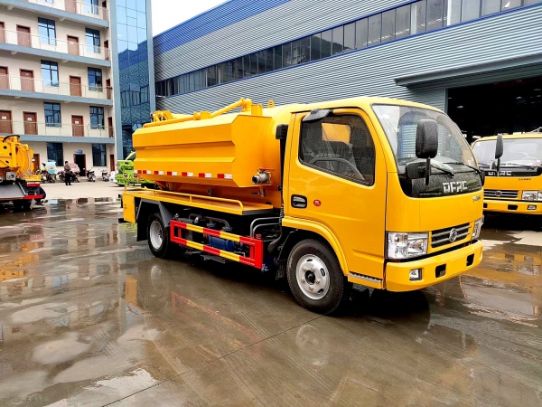 東風(fēng)D6多利卡2水4塵 6方清洗吸污車(國六)