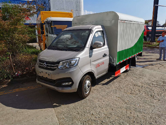 長(zhǎng)安國六密閉式桶裝垃圾車