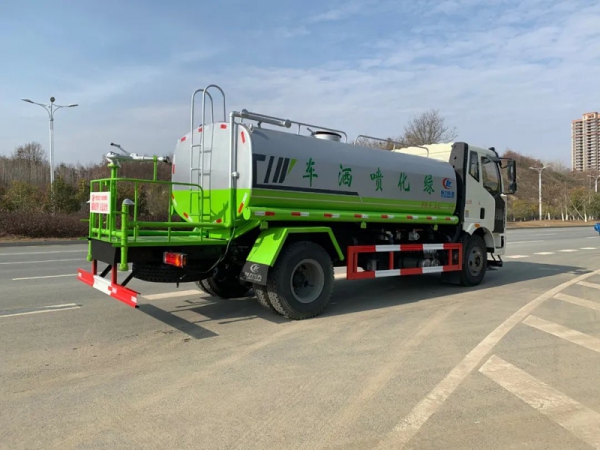 國六12-15噸解放灑水車