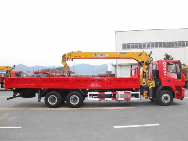 上汽紅巖12-16噸隨車吊