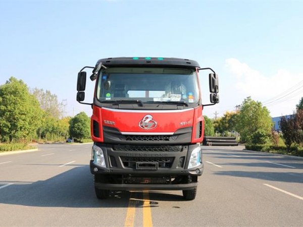 （國(guó)六）柳汽前四后八平板運(yùn)輸車