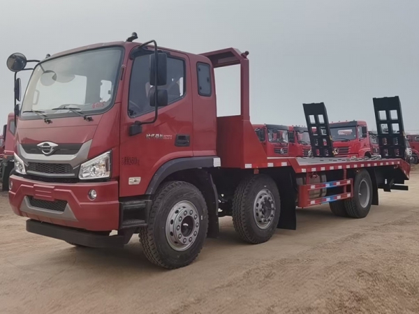 (國(guó)六)福田瑞沃小三軸平板運(yùn)輸車