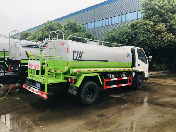 江鈴5噸灑水車廠家價格