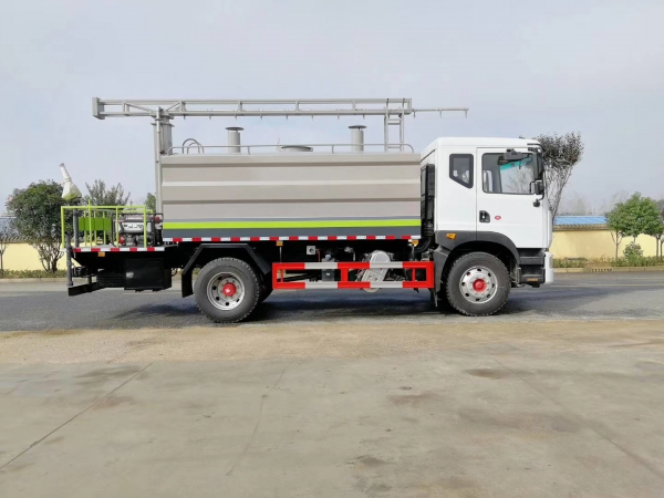 東風(fēng)D9鐵路噴霧抑塵車