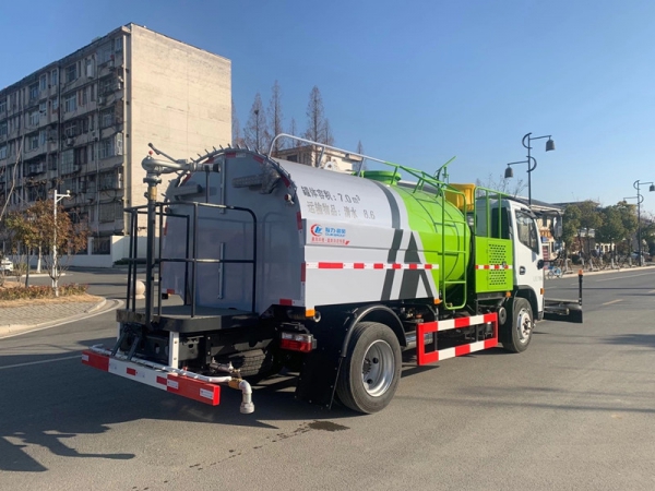 東風多利卡8方道路養護車,清洗車價格