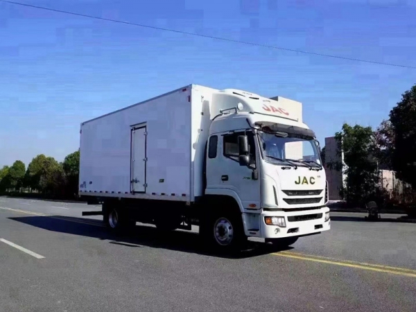 國(guó)六江淮帥鈴Q9冷藏車6.8米貨廂