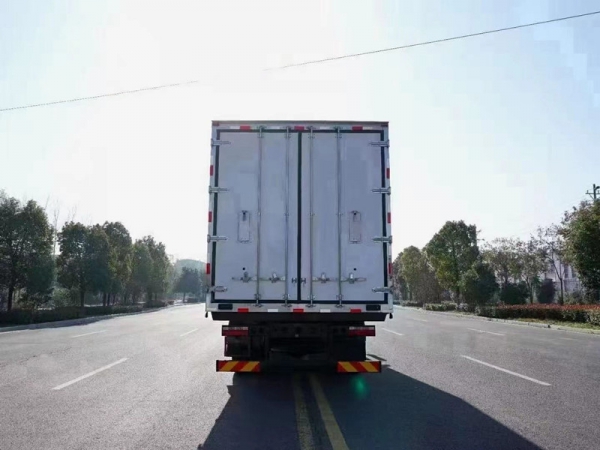 國(guó)六江淮帥鈴Q9冷藏車6.8米貨廂