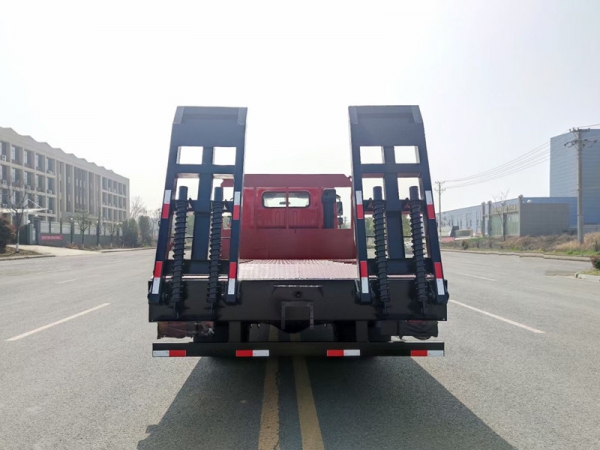 國六福田3900軸距單橋平板運(yùn)輸車