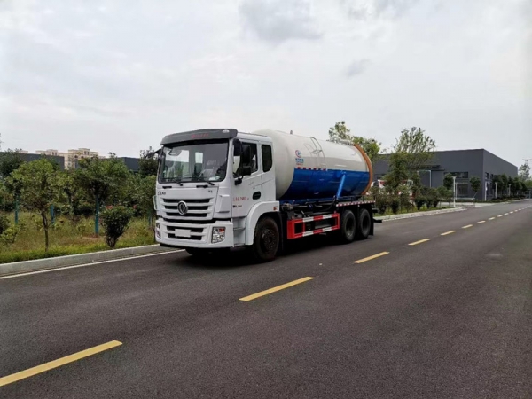 東風(fēng)錦程后八輪16方吸污車(chē)