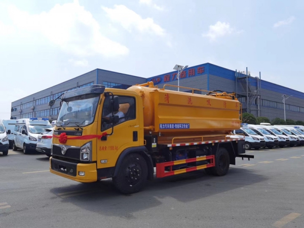 東風福瑞卡12.5方清洗吸污車，聯合疏通車