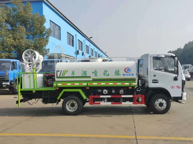 小多利卡5噸綠化噴灑車,30米打藥車