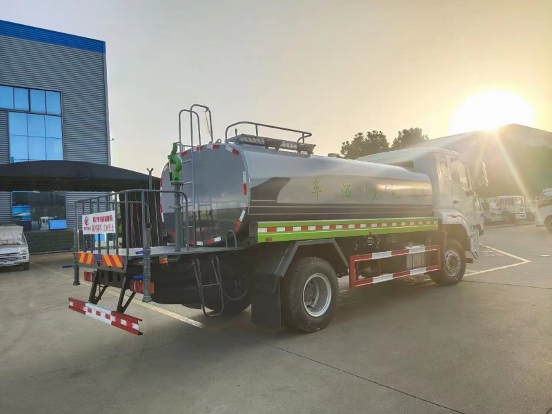 豪沃14噸灑水車