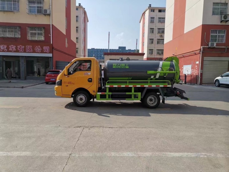 東風途逸2方藍牌吸污車